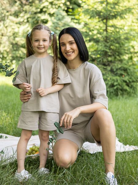 Парний костюм "Family look" (футболка+шорти) "Мама+дитина" темно-бежевий 01243147 фото