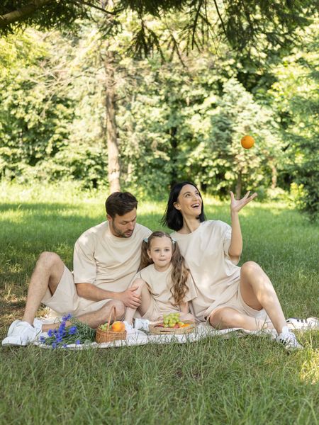 Сімейний костюм "Family look" (футболка+шорти) "Мама+тато+дитина" світло-бежевий 01243141 фото