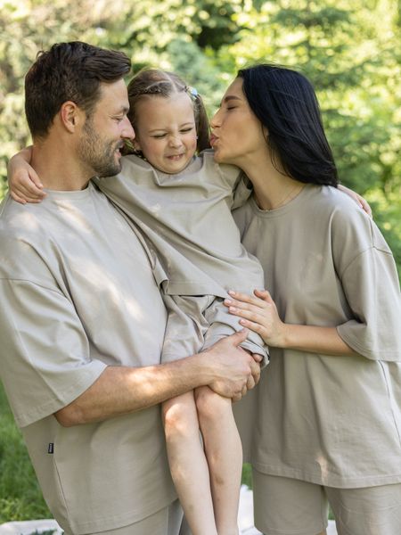 Семейный костюм "Family look" (футболка+шорты) "Мама+папа+ребенок" темно-бежевый 01243142 фото