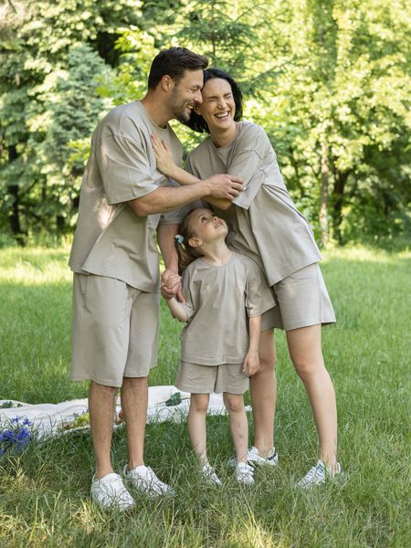 Сімейний костюм "Family look" (футболка+шорти) "Мама+тато+дитина" темно-бежевий 01243142 фото